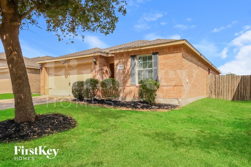 Building Photo - 9518 Peridot Green Dr