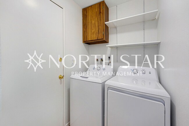 Building Photo - 6269 SW Southwood Dr