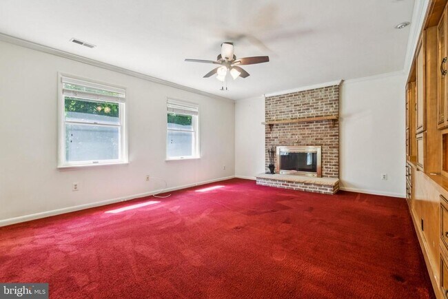 Building Photo - 478 Mountain Rd