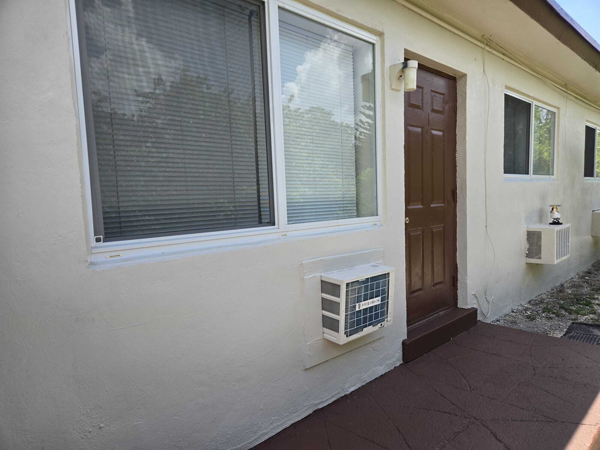 Building Photo - 2245 Fillmore St