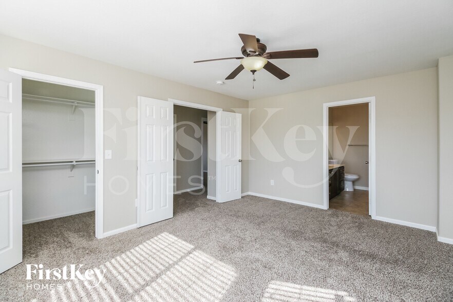 Building Photo - 848 E Morelos St