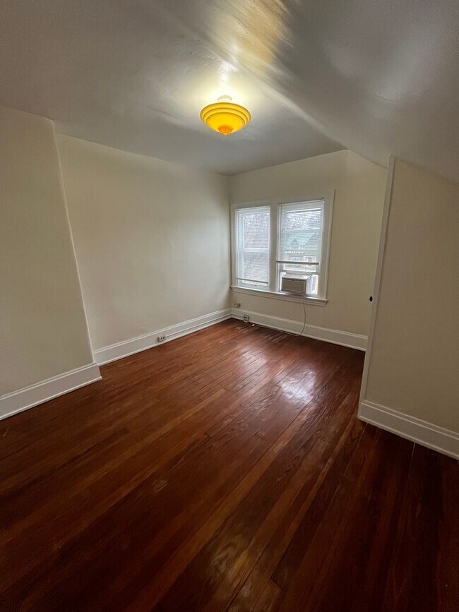 Building Photo - 3521 Clifton Ave