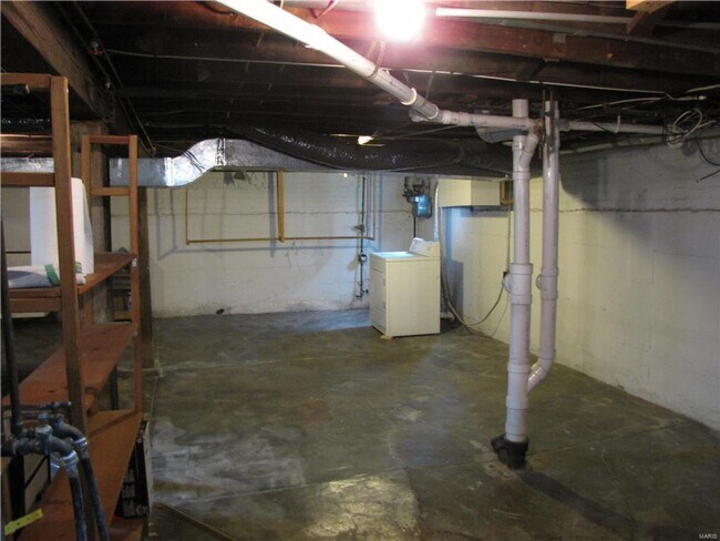 Building Photo - 1313 Claytonia Terrace