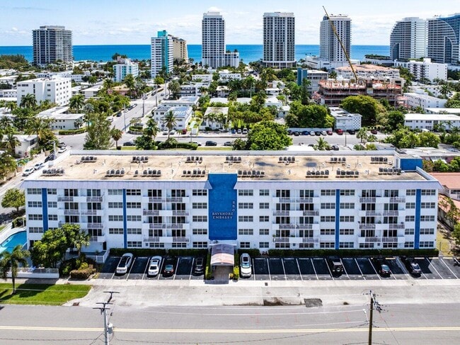 Primary Photo - 550 Bayshore Dr