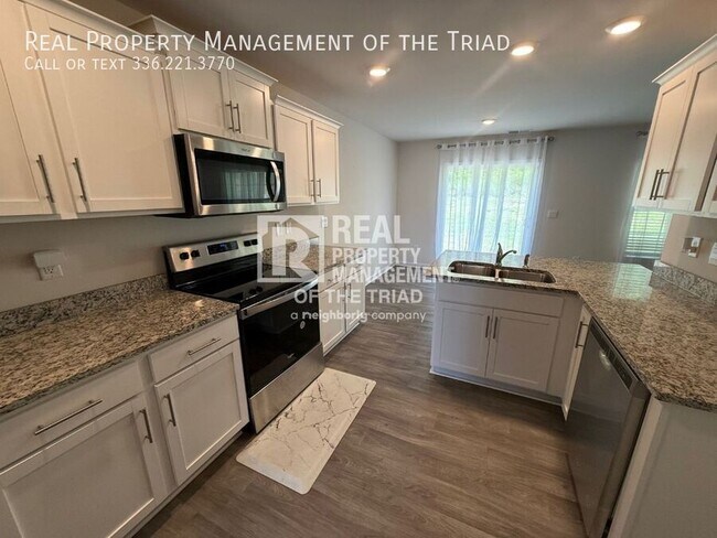 Building Photo - 407 Gulliver Ct