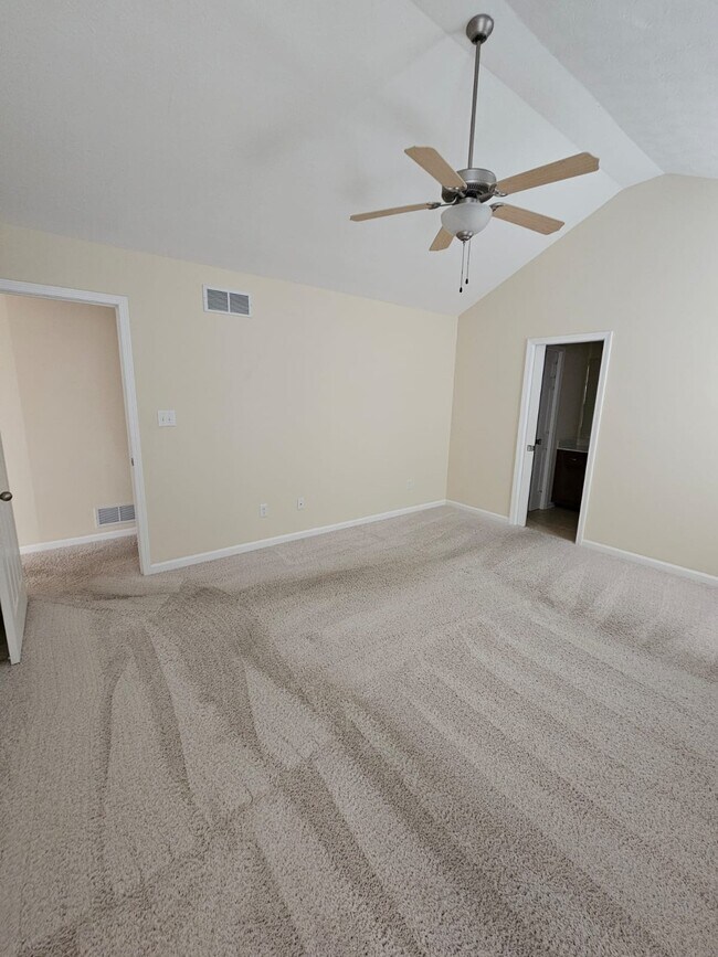 Building Photo - 403 Persimmon Dr