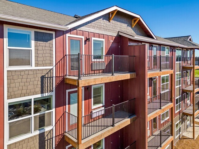 Building Photo - Summer Savings are Here! $500 Rent Credit ...