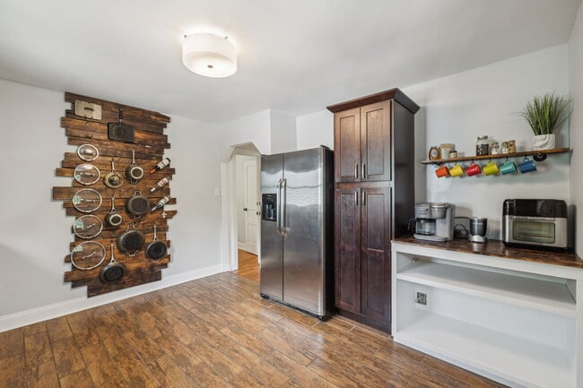 Building Photo - 1338 Ardee Ave