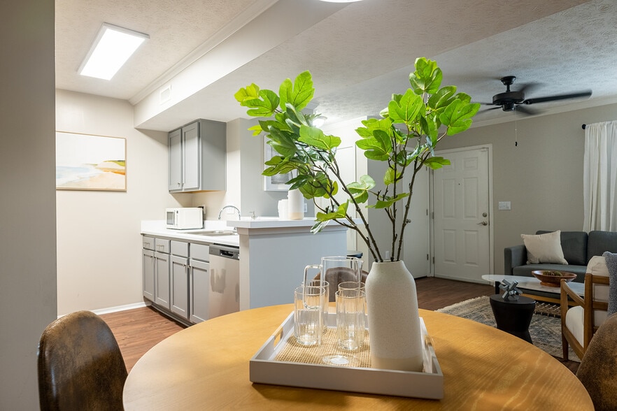 Building Photo - The Rosemary