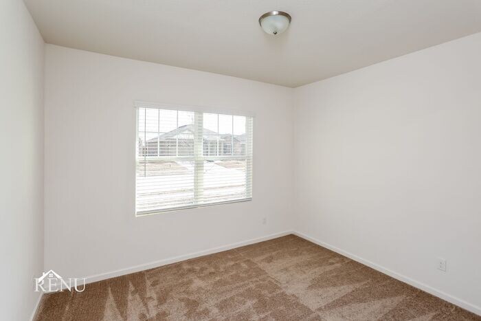 Building Photo - 530 London Dr