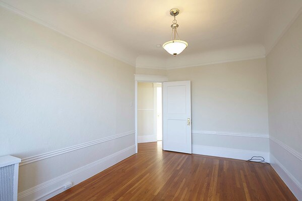 Building Photo - 1401 Jones St