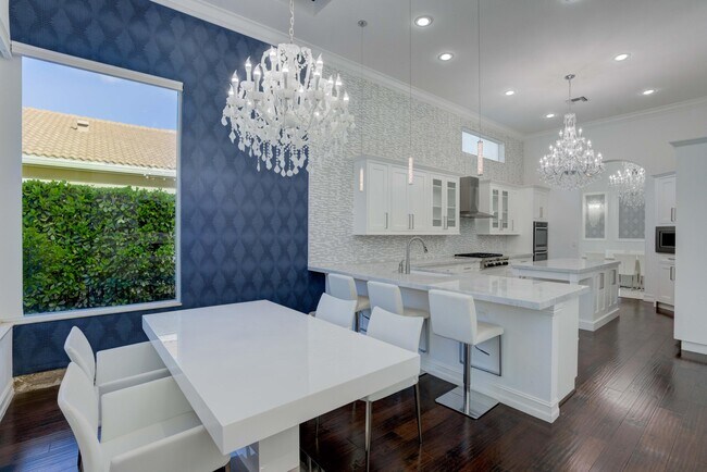 Building Photo - 131 Carmela Ct