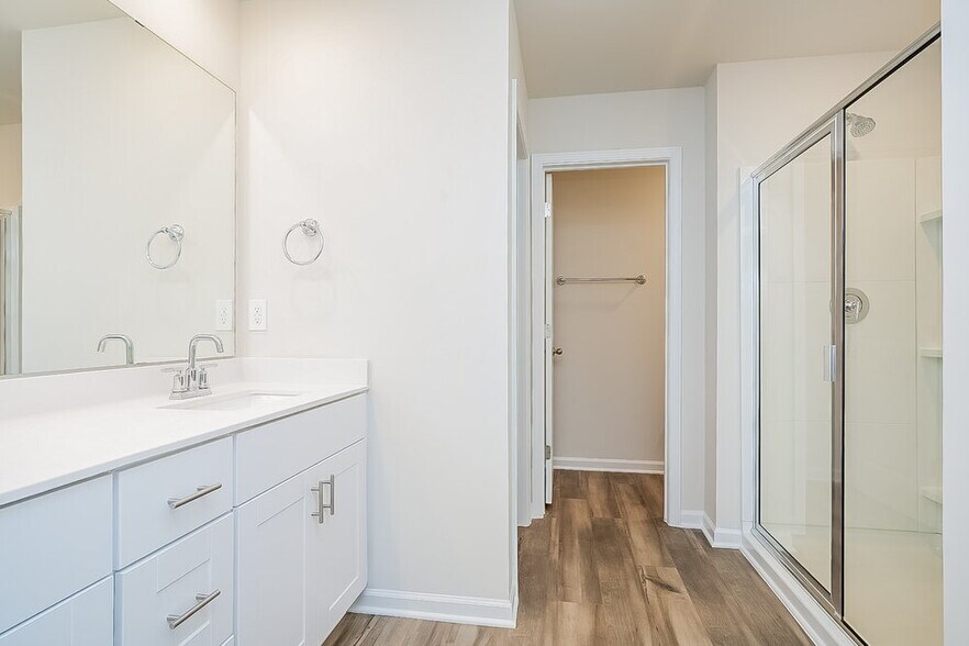 Building Photo - 1105 Orch Strm Dr