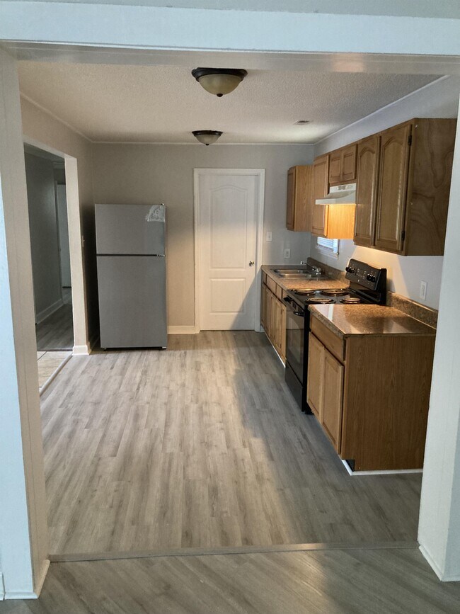 Building Photo - 510 Charles St