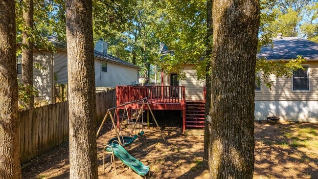 Building Photo - 24 Oak Ridge Dr
