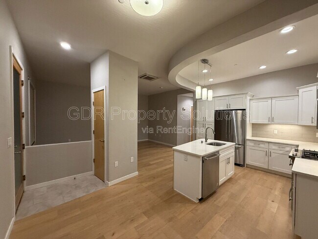 Building Photo - 3600 Central Ave SE