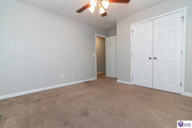 Building Photo - 134 Twin Lakes Dr