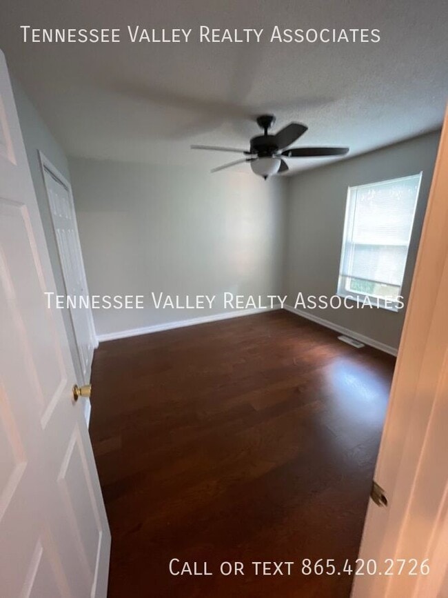 Building Photo - 900 Kirk Ave