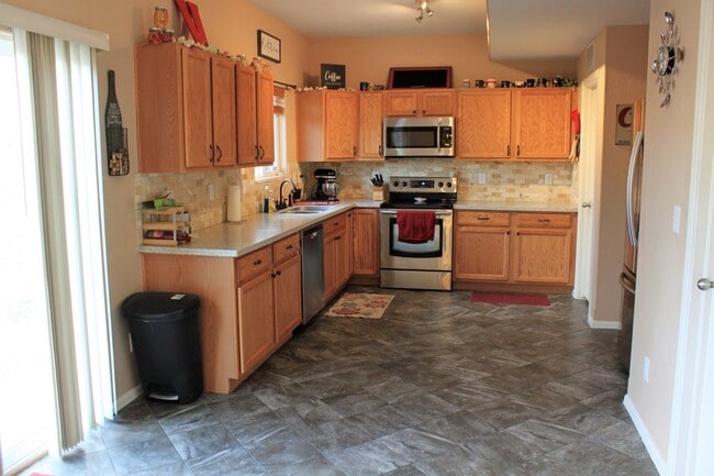 Building Photo - 10757 Deer Meadow Cir