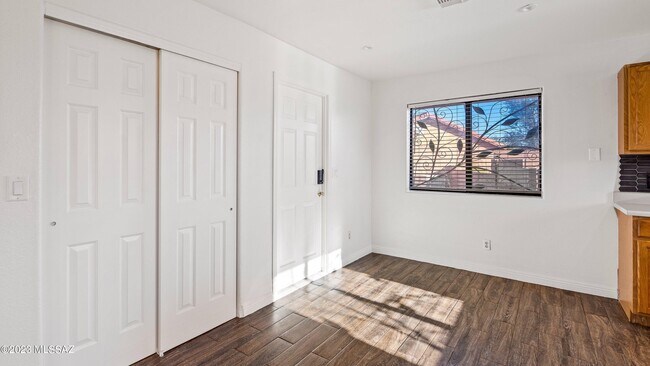 Building Photo - 6428 Buckaroo Loop