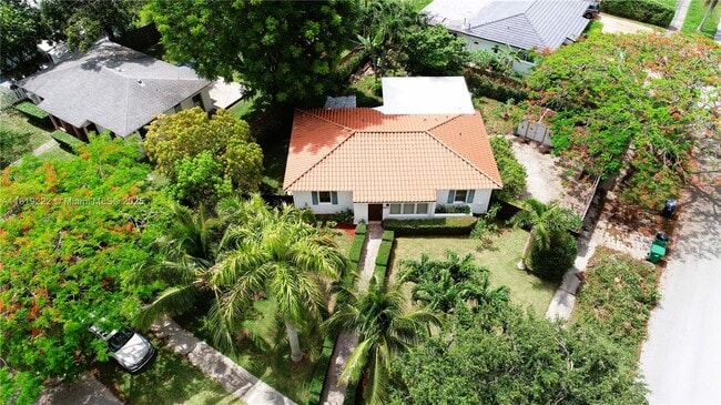 Building Photo - 6890 SW 51st St