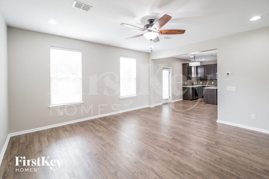 Building Photo - 454 Northern Red Oak Dr