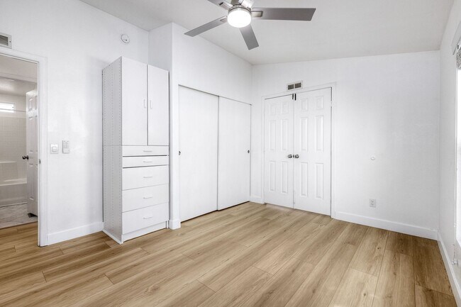 Building Photo - 2241 Meadow Lark Dr
