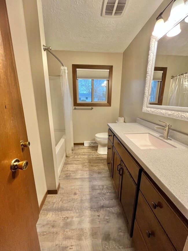 Building Photo - Updated 4 Bed/2 Bath East Side Ranch Home for Rent!!