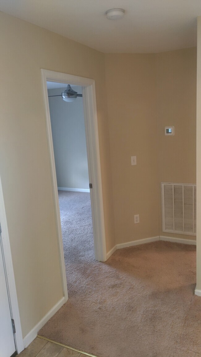 Building Photo - 16210 Stone Ridge Pkwy