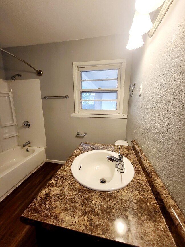 Building Photo - 3208 42nd St