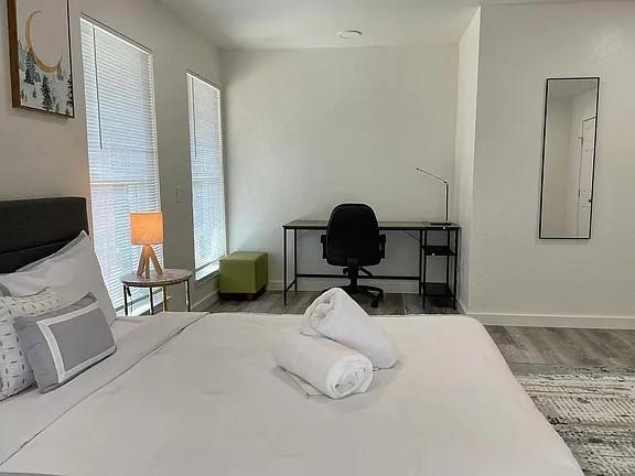 Building Photo - 2502 Tracy Cove