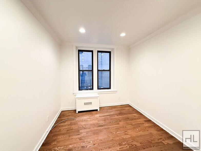 Building Photo - EASTERN PARKWAY / Crown Heights 1-Bed 1-Bath