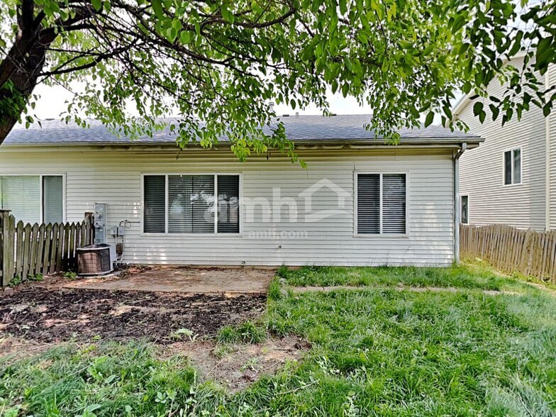 Building Photo - 14151 S Napa Cir