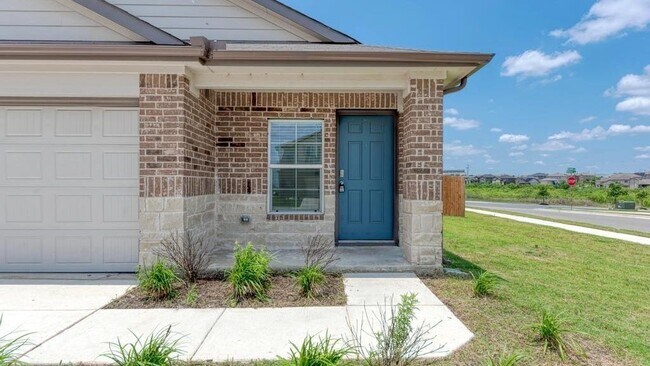Building Photo - 105 Calgary Ln