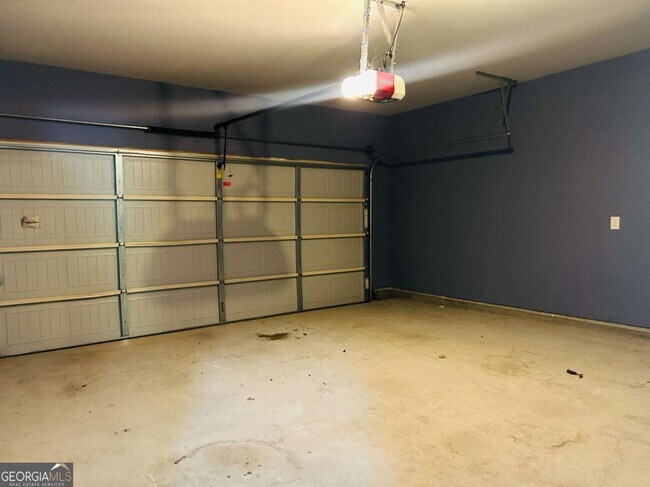 Building Photo - 40 Newnan Lakes Dr