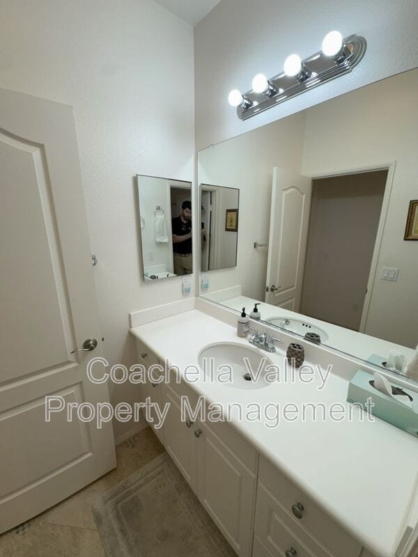 Building Photo - 1290 Esperanza Trail