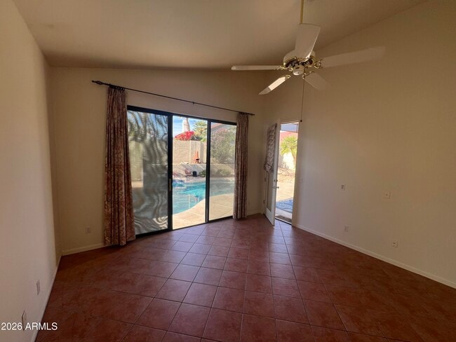 Building Photo - 4620 N Clear Creek Dr