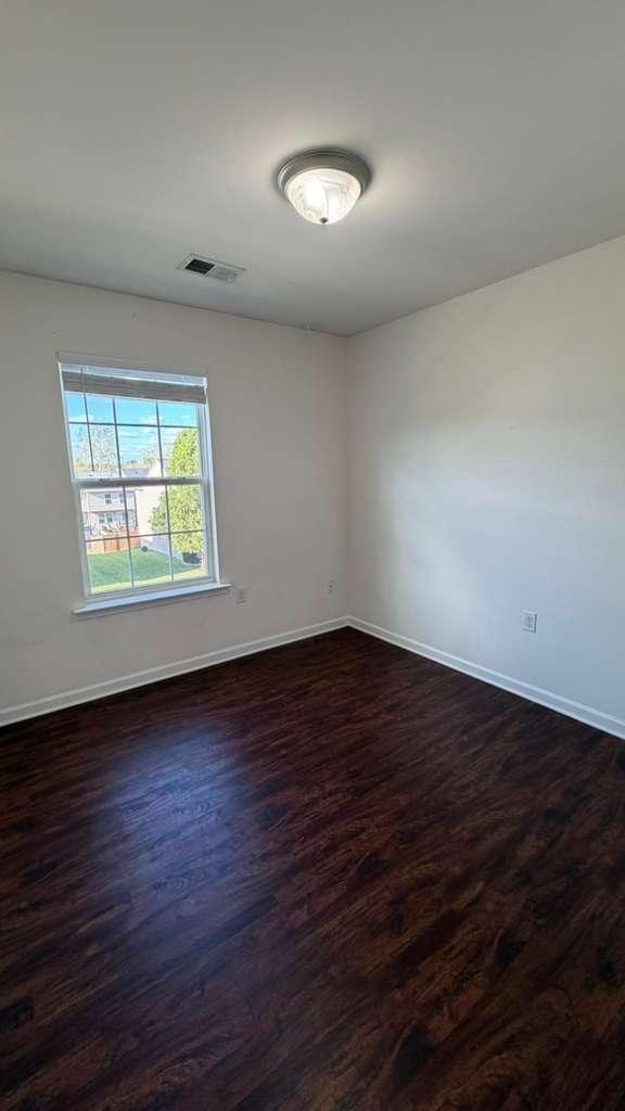 Building Photo - 38 Lombard Ln