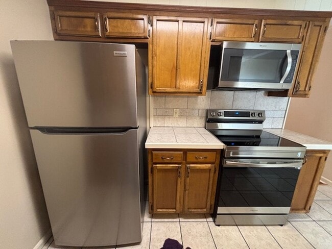 Building Photo - 6114 Parkforest Dr