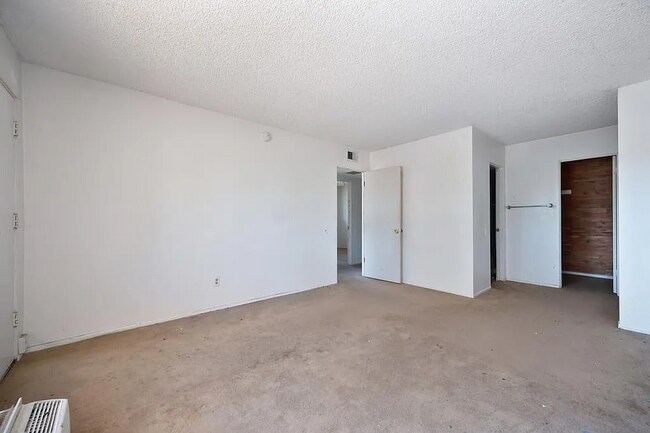 Building Photo - 2645-2649 S Whitney Blvd