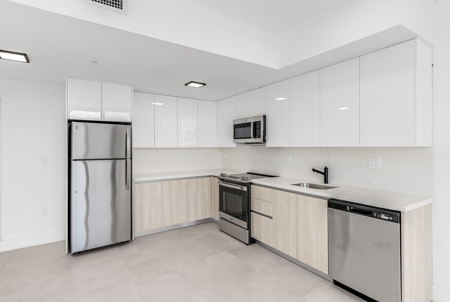 Building Photo - 1547 NW 2nd St