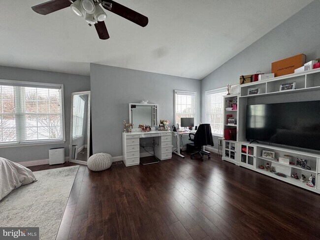 Building Photo - 17 Parkview Way