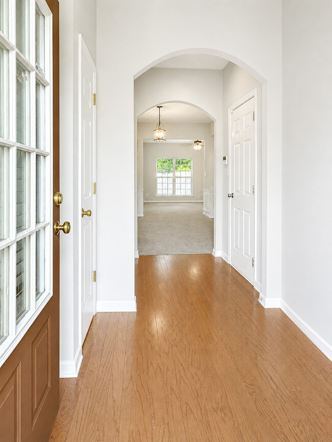Building Photo - 3845 Grovemont Pl