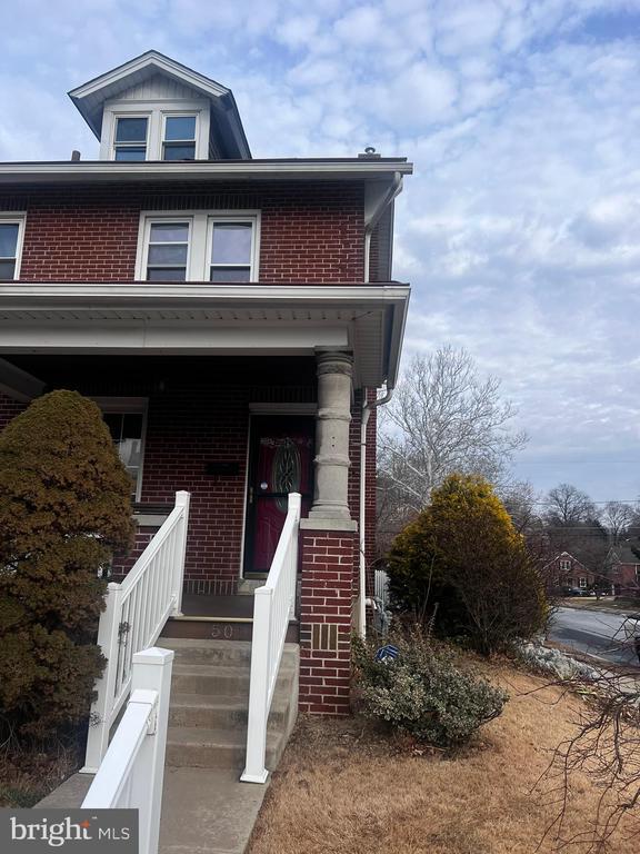 Building Photo - 501 N Brobst St