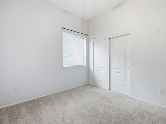 Building Photo - 601 E Pima Meadows Dr