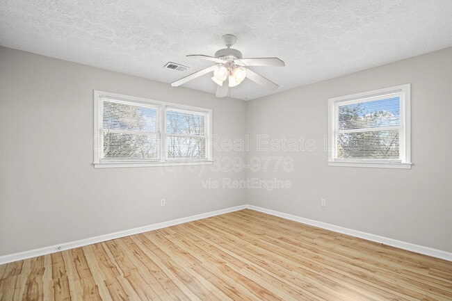 Building Photo - 13 Hearthwood Ct