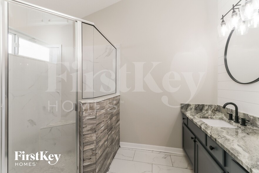 Building Photo - 18356 Cypress Bay Pkwy