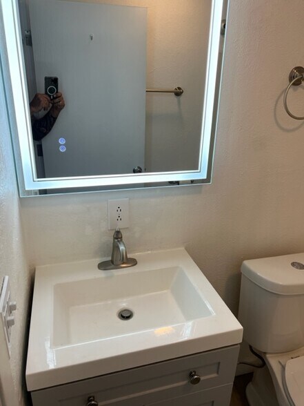 Building Photo - 601 Rizek Dr