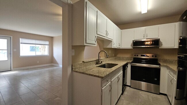Building Photo - 726 Eglin Pkwy
