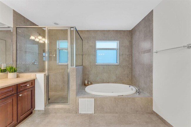 Building Photo - 13909 SW 86th Ct